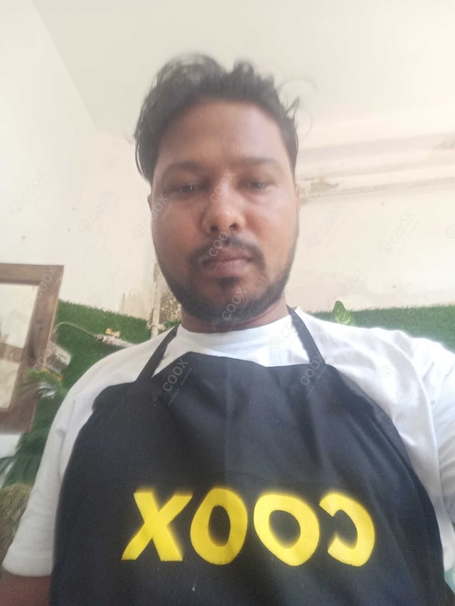 Chef from COOX at bookings. Professional cooks chefs at home
