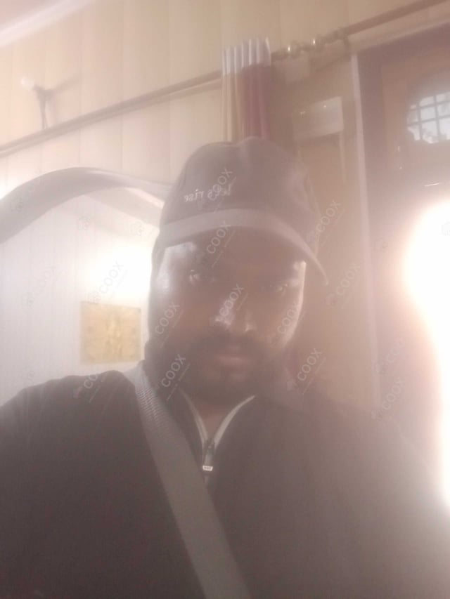 Chef from COOX at bookings. Professional cooks chefs at home
