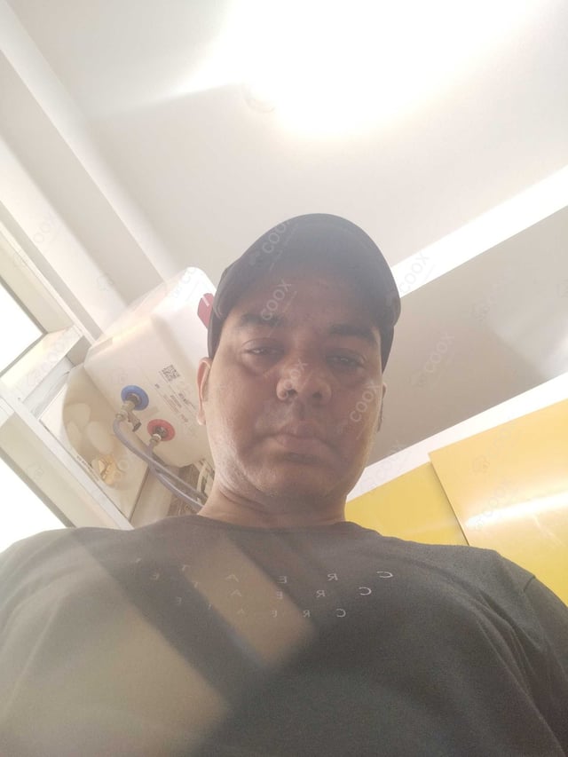 Chef from COOX at bookings. Professional cooks chefs at home