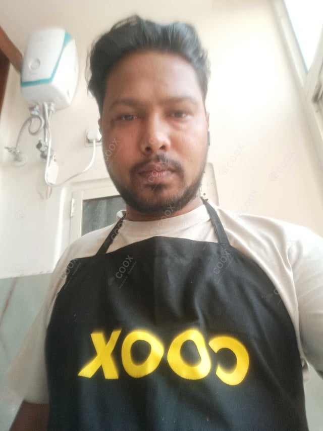 Chef from COOX at bookings. Professional cooks chefs at home