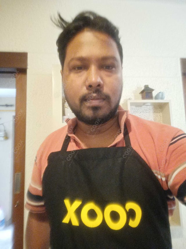 Chef from COOX at bookings. Professional cooks chefs at home