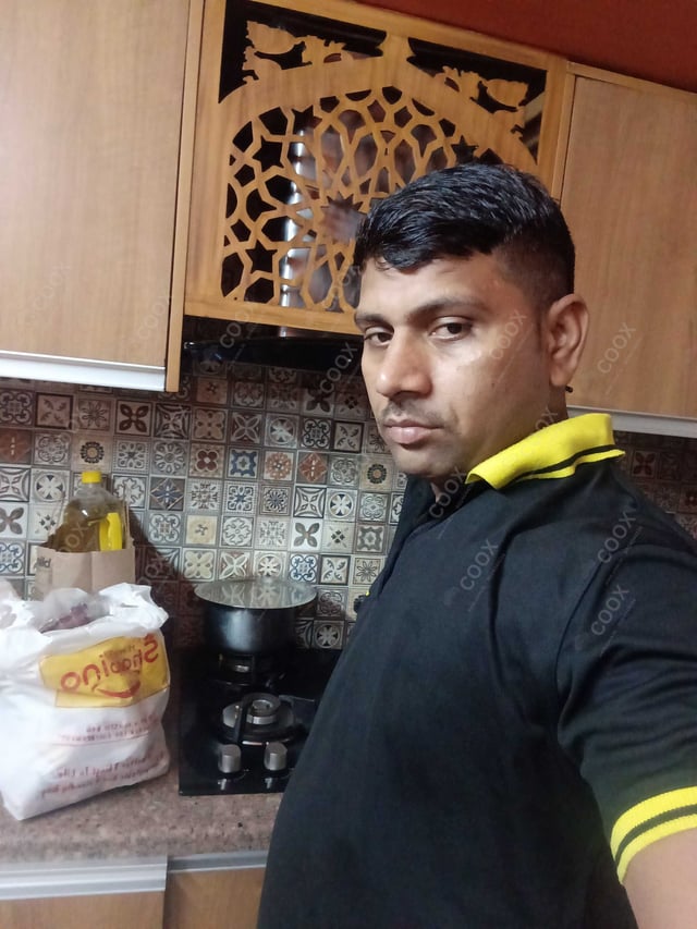 Chef from COOX at bookings. Professional cooks chefs at home