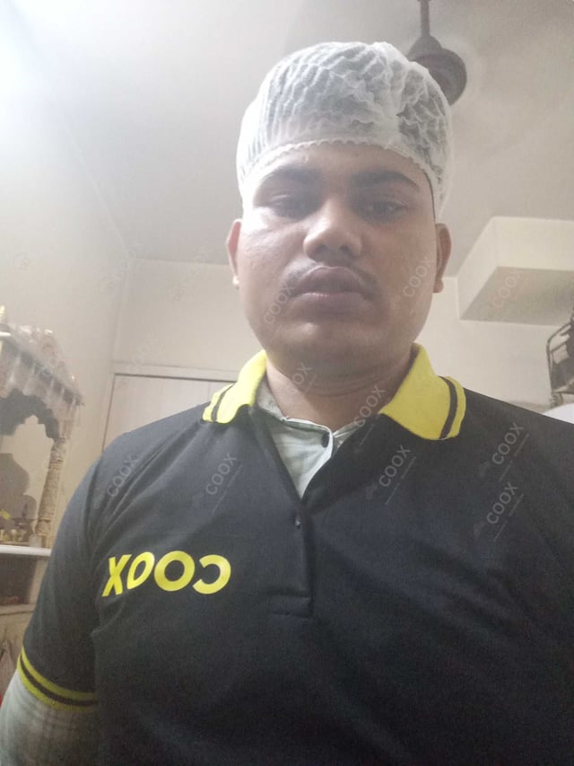 Chef from COOX at bookings. Professional cooks chefs at home