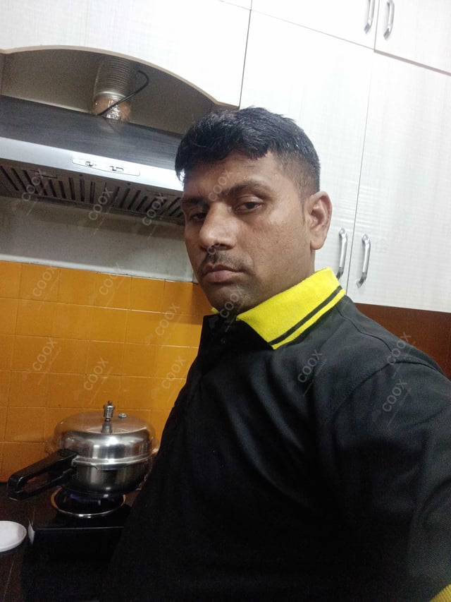 Chef from COOX at bookings. Professional cooks chefs at home