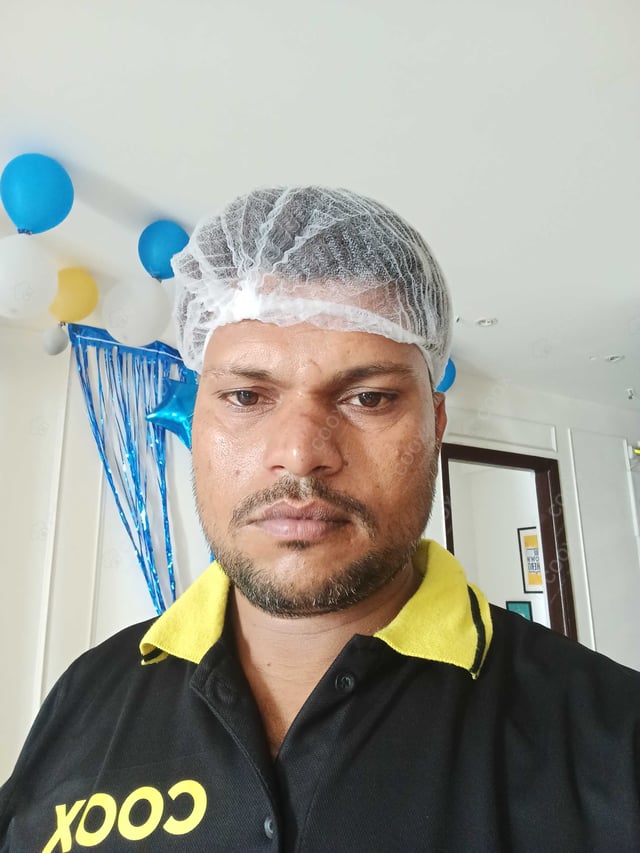 Chef from COOX at bookings. Professional cooks chefs at home