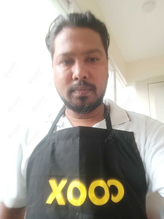 Chef from COOX at bookings. Professional cooks chefs at home