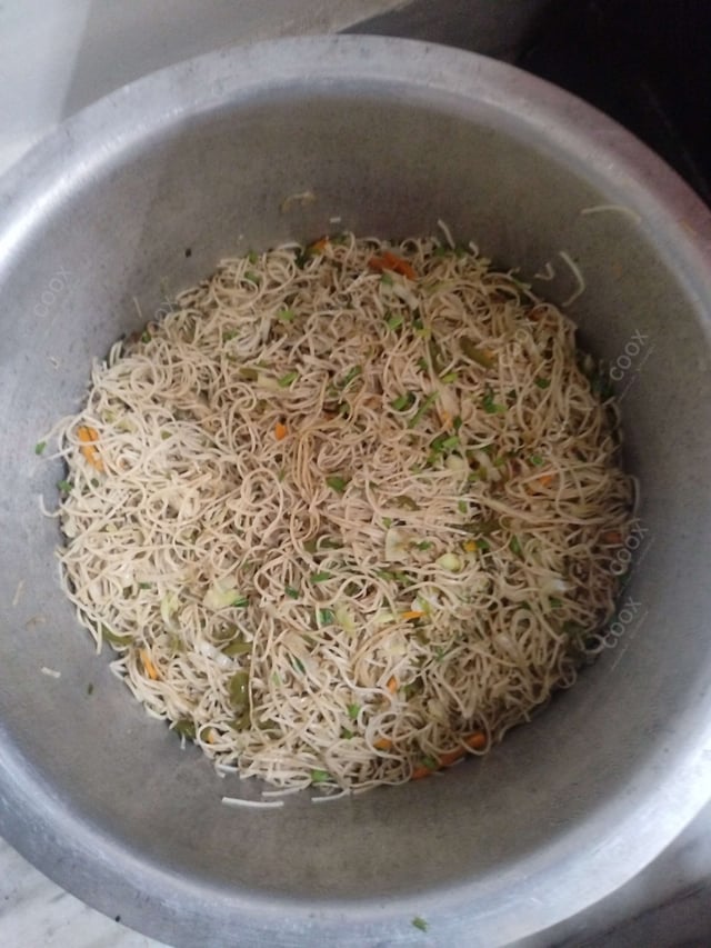 Delicious Veg Hakka Noodles prepared by COOX