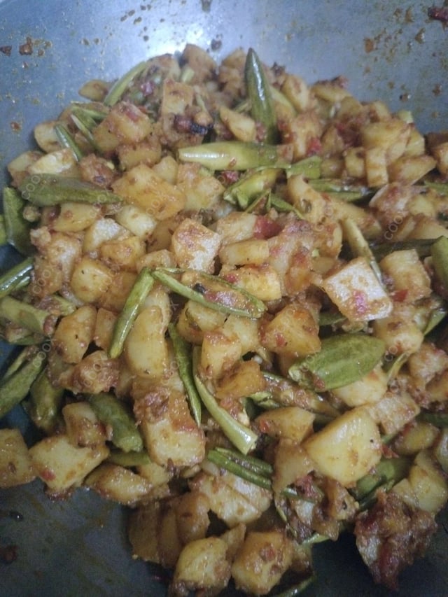 Delicious Aloo Parwal prepared by COOX