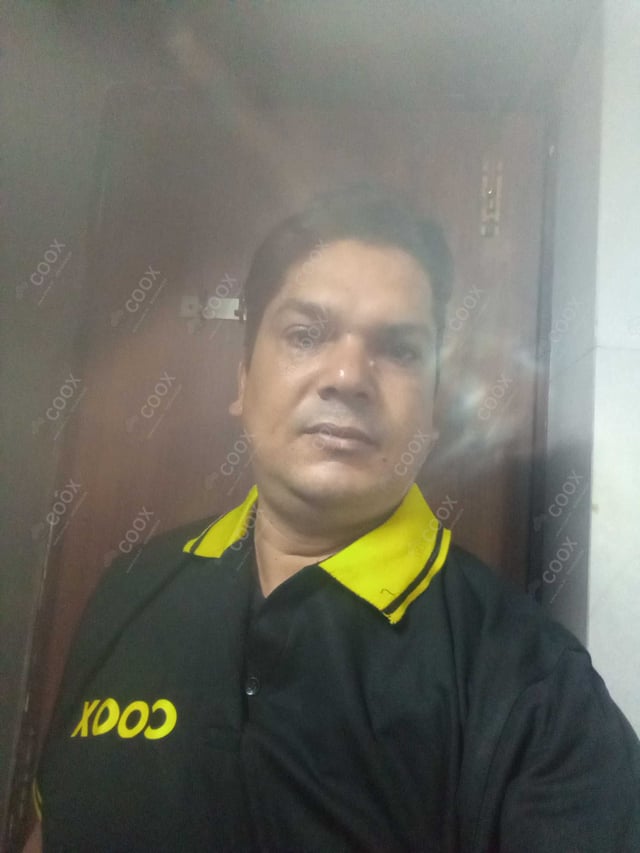 Chef from COOX at bookings. Professional cooks chefs at home