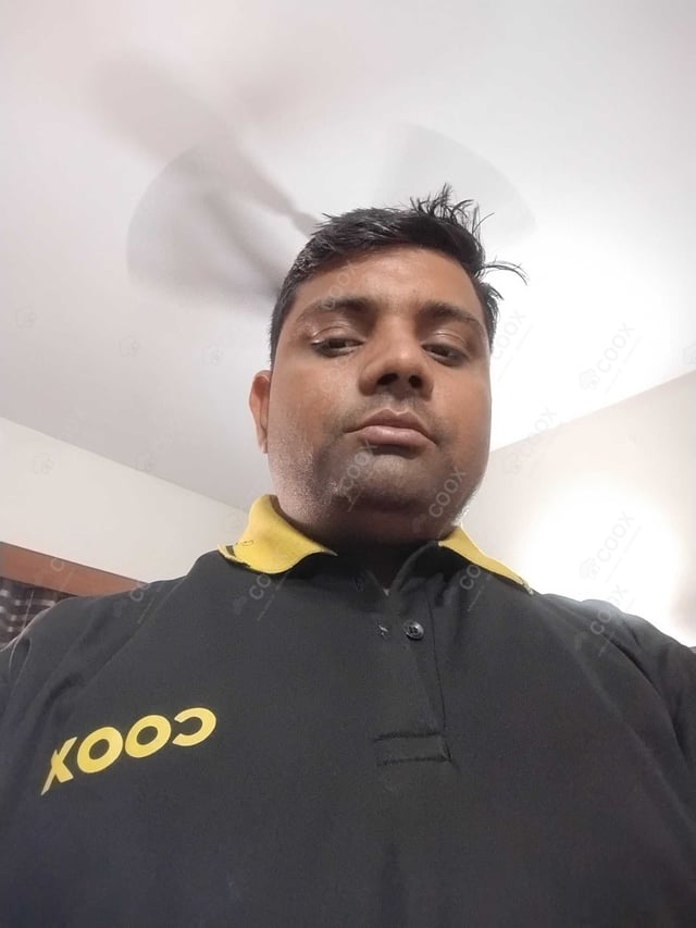 Chef from COOX at bookings. Professional cooks chefs at home