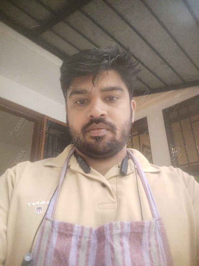 Chef from COOX at bookings. Professional cooks chefs at home