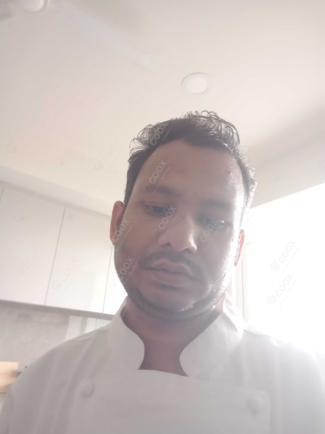 Chef from COOX at bookings. Professional cooks chefs at home