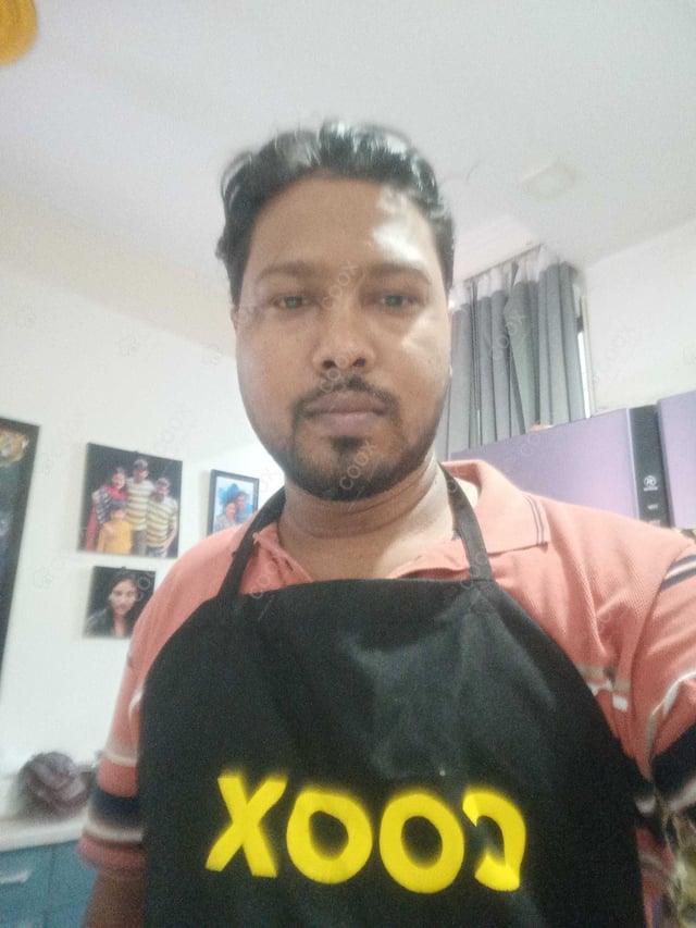 Chef from COOX at bookings. Professional cooks chefs at home