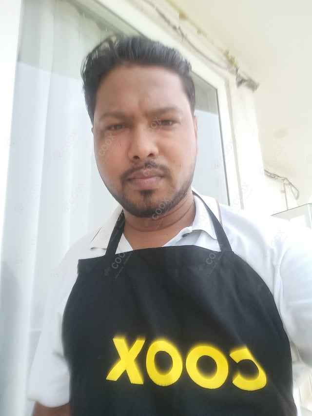Chef from COOX at bookings. Professional cooks chefs at home