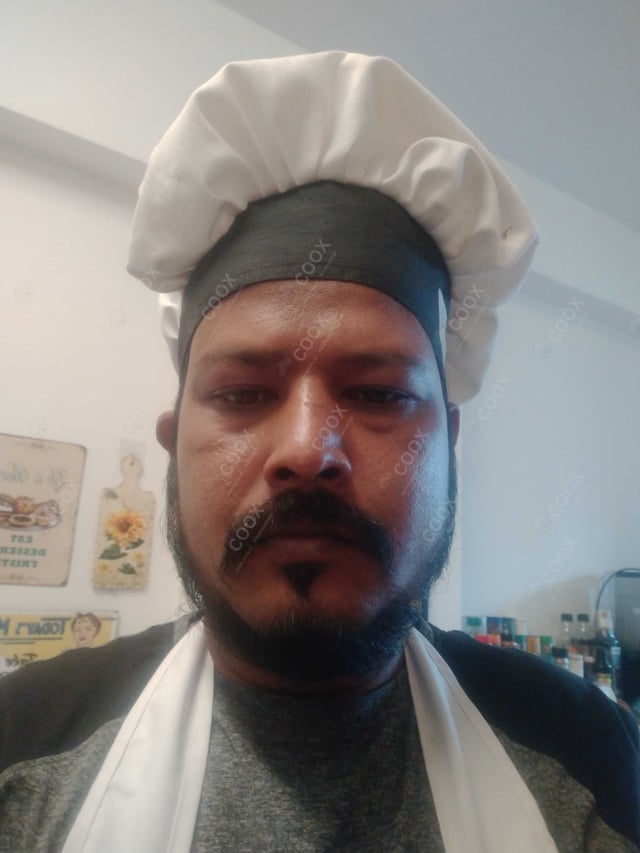 Chef from COOX at bookings. Professional cooks chefs at home