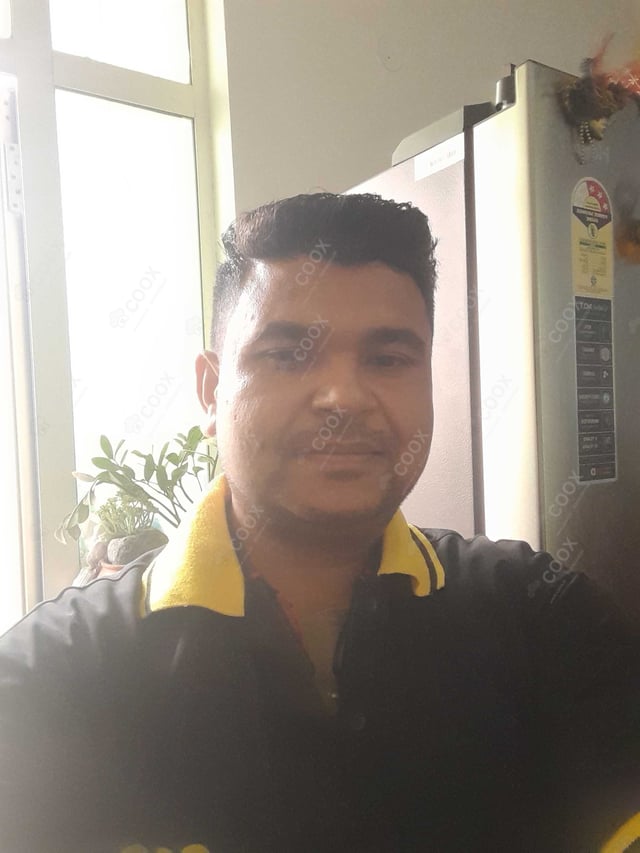 Chef from COOX at bookings. Professional cooks chefs at home