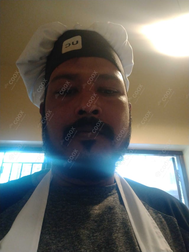 Chef from COOX at bookings. Professional cooks chefs at home