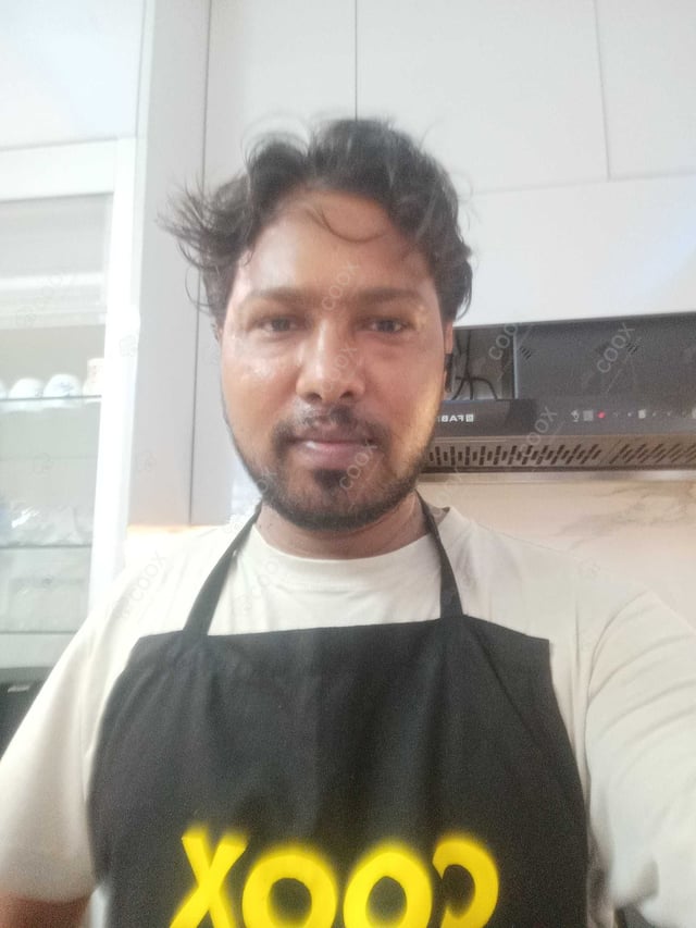 Chef from COOX at bookings. Professional cooks chefs at home