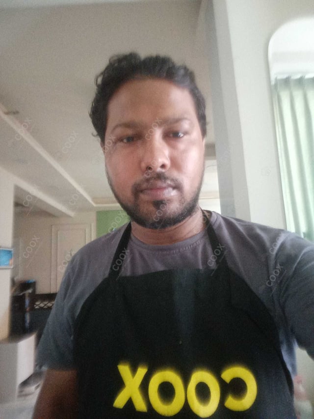 Chef from COOX at bookings. Professional cooks chefs at home