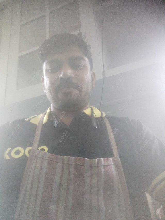 Chef from COOX at bookings. Professional cooks chefs at home