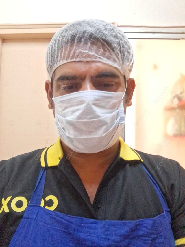 Chef from COOX at bookings. Professional cooks chefs at home