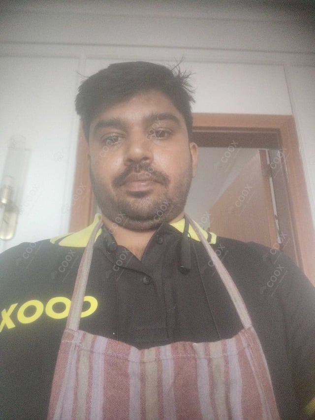Chef from COOX at bookings. Professional cooks chefs at home