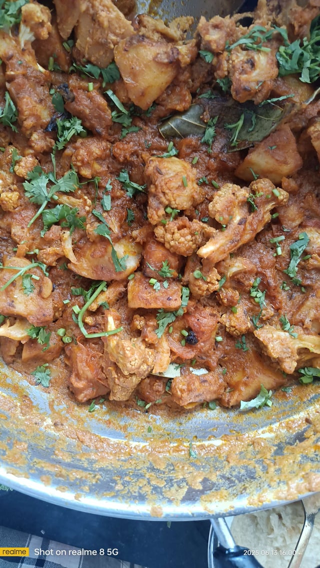 Delicious Aloo Gobhi prepared by COOX