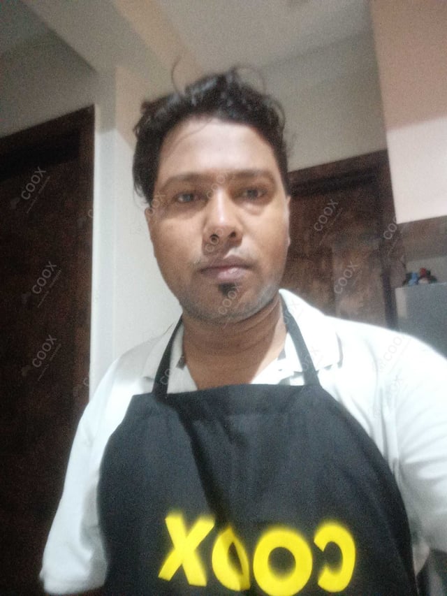 Chef from COOX at bookings. Professional cooks chefs at home