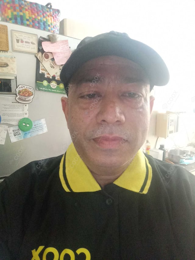 Chef from COOX at bookings. Professional cooks chefs at home