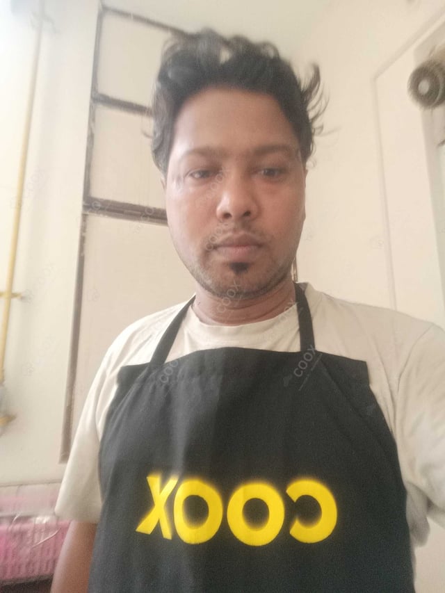 Chef from COOX at bookings. Professional cooks chefs at home