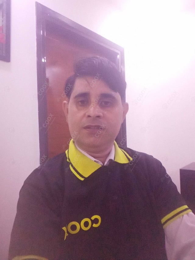 Chef from COOX at bookings. Professional cooks chefs at home