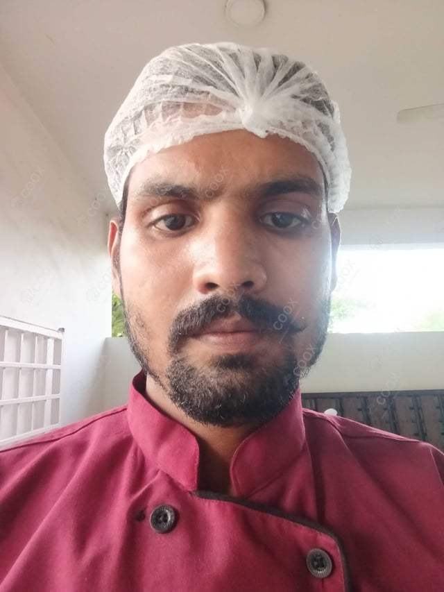 Chef from COOX at bookings. Professional cooks chefs at home