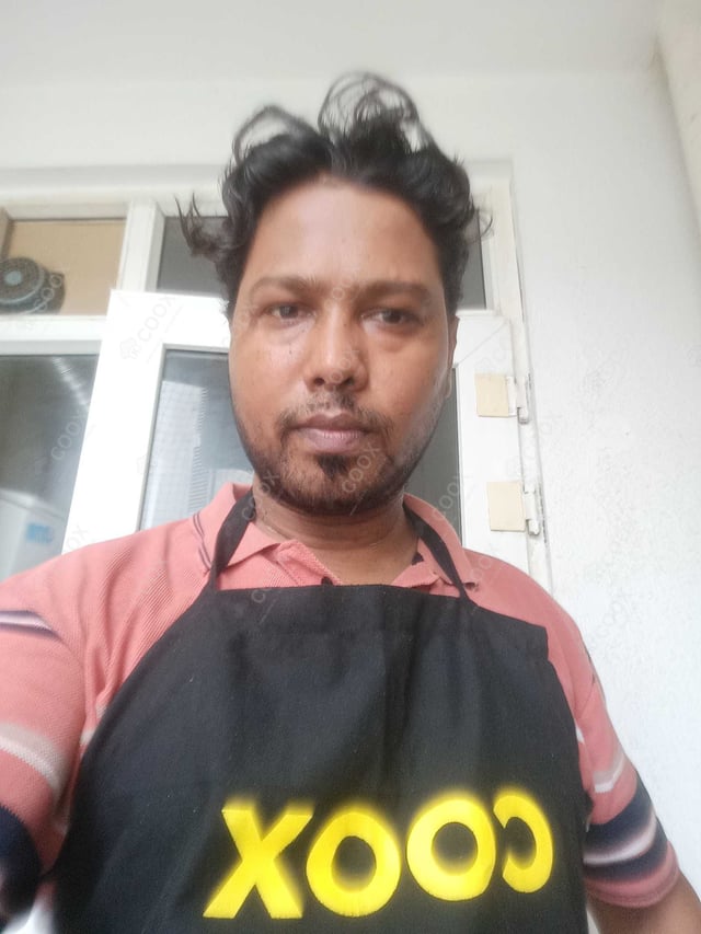 Chef from COOX at bookings. Professional cooks chefs at home