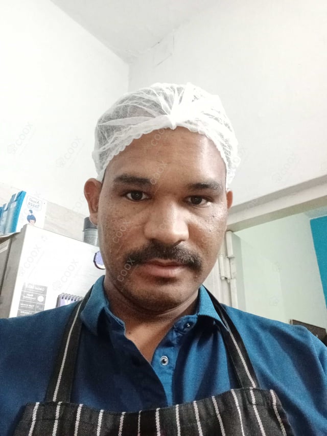 Chef from COOX at bookings. Professional cooks chefs at home