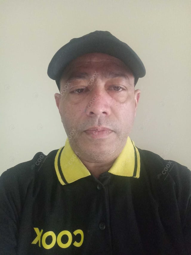 Chef from COOX at bookings. Professional cooks chefs at home