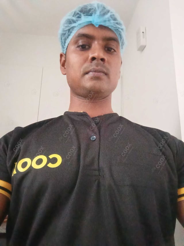 Chef from COOX at bookings. Professional cooks chefs at home