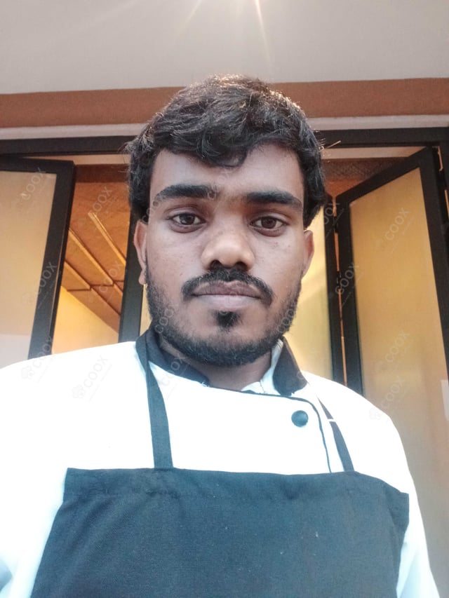 Chef from COOX at bookings. Professional cooks chefs at home