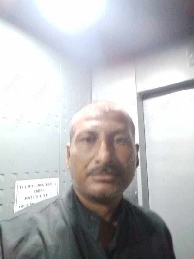 Chef from COOX at bookings. Professional cooks chefs at home