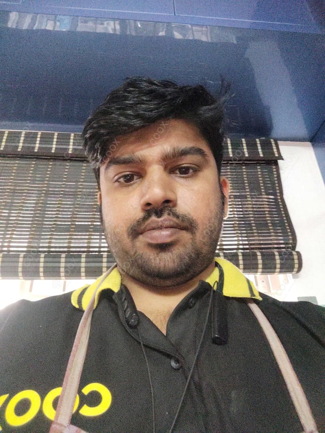 Chef from COOX at bookings. Professional cooks chefs at home