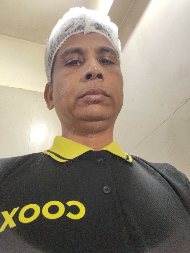 Chef from COOX at bookings. Professional cooks chefs at home