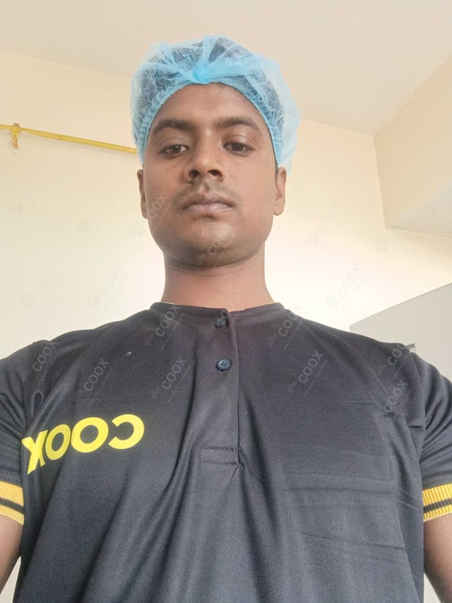 Chef from COOX at bookings. Professional cooks chefs at home