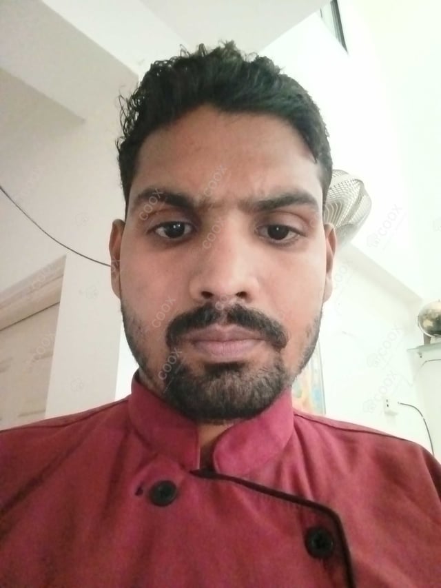 Chef from COOX at bookings. Professional cooks chefs at home
