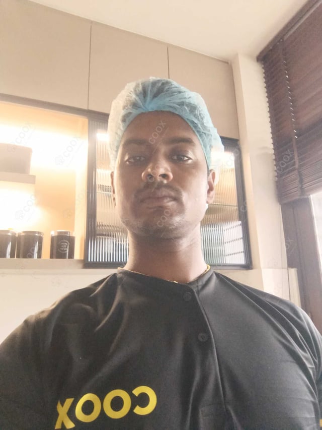 Chef from COOX at bookings. Professional cooks chefs at home
