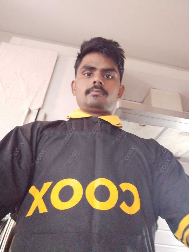 Chef from COOX at bookings. Professional cooks chefs at home