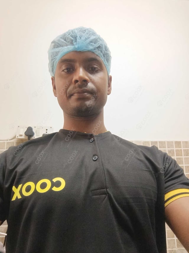 Chef from COOX at bookings. Professional cooks chefs at home