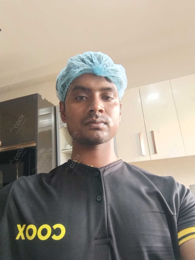 Chef from COOX at bookings. Professional cooks chefs at home