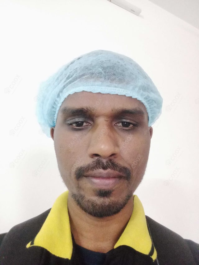 Chef from COOX at bookings. Professional cooks chefs at home