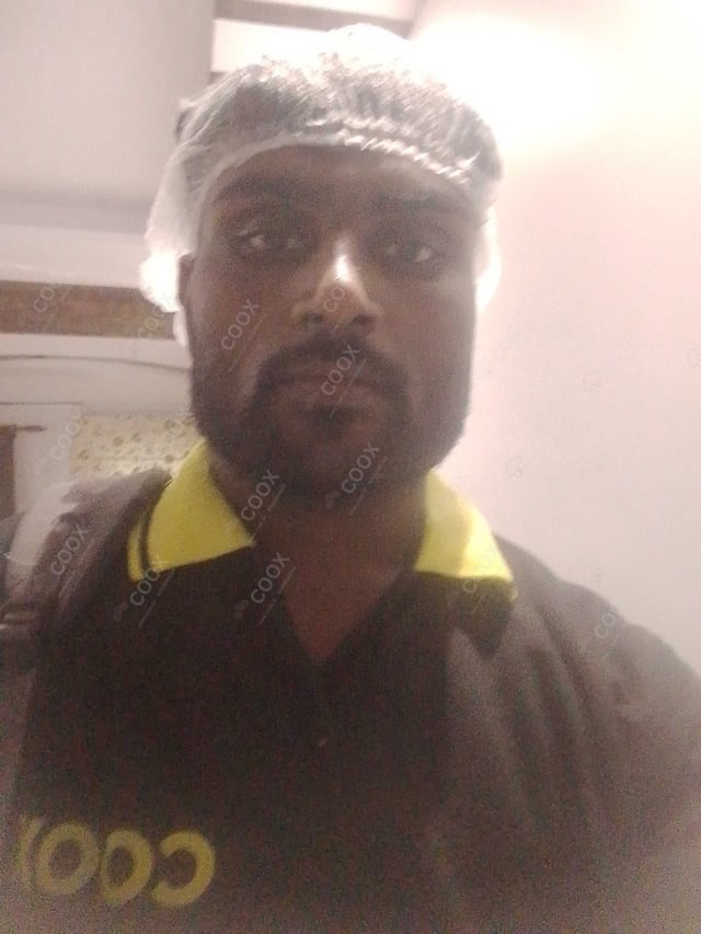 Chef from COOX at bookings. Professional cooks chefs at home