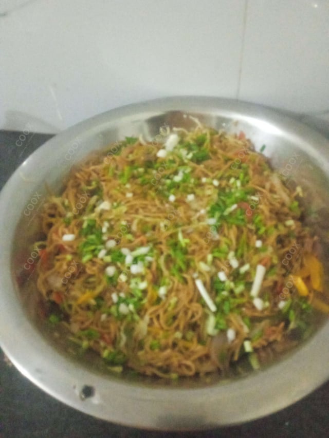 Delicious Veg Hakka Noodles prepared by COOX