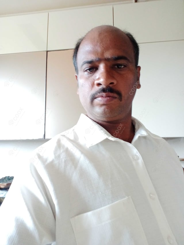 Chef from COOX at bookings. Professional cooks chefs at home